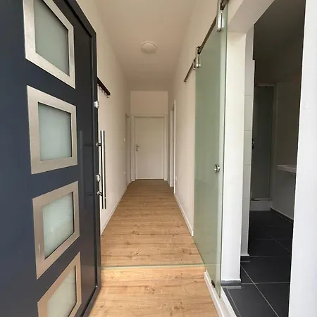 In Halle Fuer 4 Personen - Fabrikstrasse *